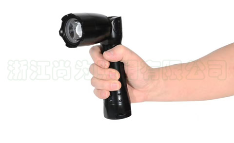 尚為SW2109多功能強(qiáng)光防爆電筒的實(shí)物圖 尚為SW2109多功能強(qiáng)光防爆電筒的實(shí)物圖